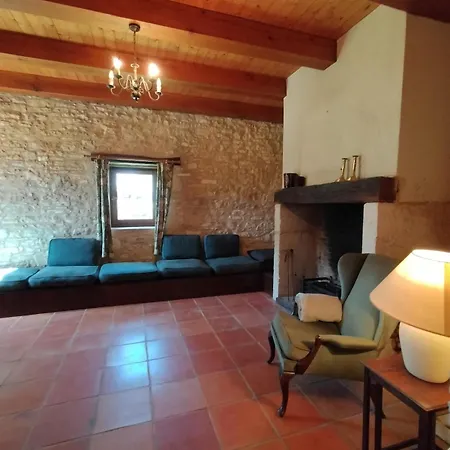 Vakantiehuis Piscine Privee - 10 Personnes