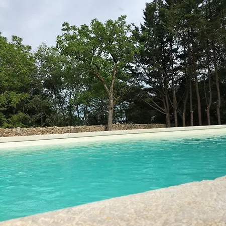 Vakantiehuis Piscine Privee - 10 Personnes *
