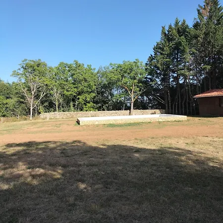 Vakantiehuis Piscine Privee - 10 Personnes *