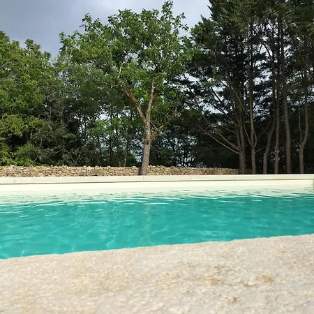 Vakantiehuis Piscine Privee - 10 Personnes *