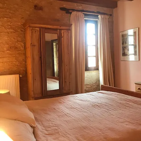 Vakantiehuis Piscine Privee - 10 Personnes Montgesty